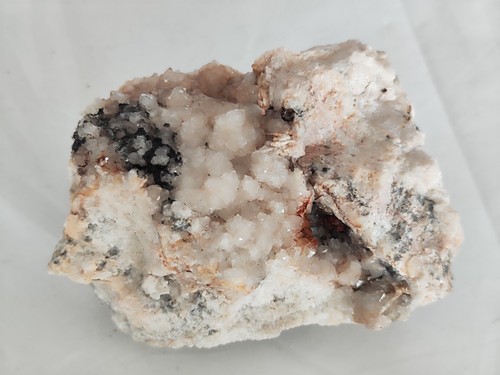 Mineral mit kristallen - mit,