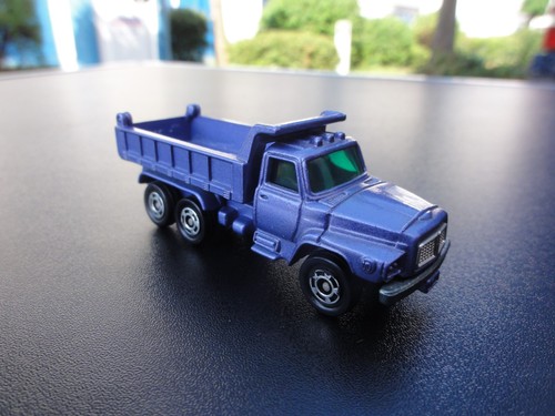 Tomica nissan diesel - 16,