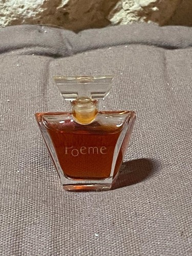 Parfum miniatur poème von - parfum,