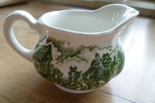 Englisches Porzellan Milchkännchen, grün, Coaching Taverns, Royal Tudor Ware