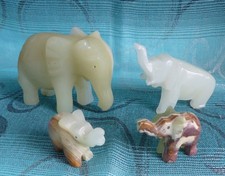 Elefantenfamilie aus Onyx vier Elefanten unterschiedlich groß gut erhalten