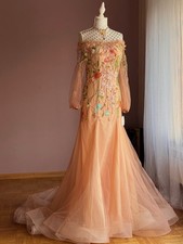 rosa besticktes Abendkleid /