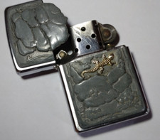 Original Zippo Golden Lizard Eidechse Trick J 02  Benzinfeuerzeug 