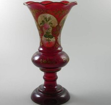 Böhmen Vase in Tulpenform Rot