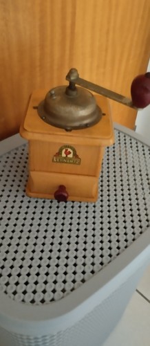 Alte kaffeemühle mit - kaffeemühle,