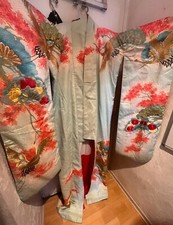 Original Japanischer Hochzeitskimono aus traditioneller Seide mit Gold-Stickerei