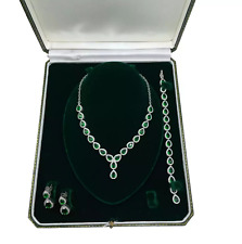 Weißgold-Finish grüner