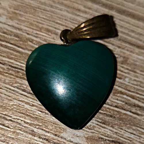 Grüner herz anhänger aus - herz-anhänger,