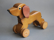 Nachziehspielzeug Dackel mit