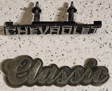 2 x Chevrolet Caprice Malibu Classic Emblem Schriftzug Kühlergrill & hinten ?