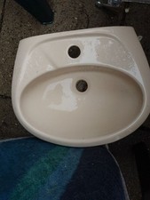 Kleiner Waschbecken im guten Zustand 