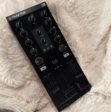 Native Instruments TRAKTOR KONTROL Z1 DJ Mixer Controller Audio Interface