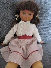 Süße Puppe brünett 50 cm