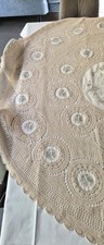 Tischdecke. gehäkelt  handarbeit ?  170 cm