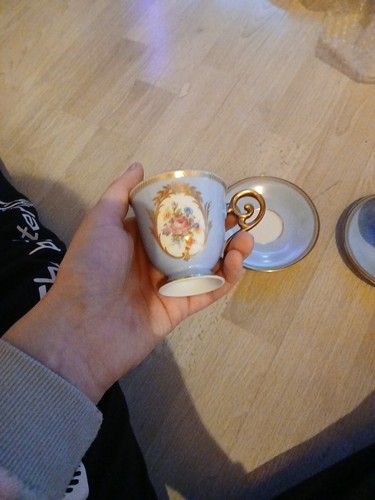 Tassen unterrassen aus - tassen,