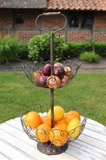 Etagere aus Metall mit