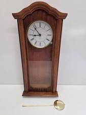 Wanduhr Pendeluhr mit Pendel