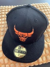 New era 59fift 7 1/8 Kappe „schwarz mit orangen Stier“
