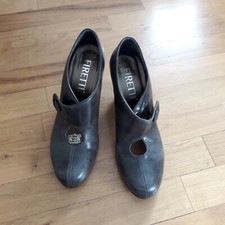 "Firetti",Gr.40,Lederpumps,grau,Knopfverschluß ,6.11