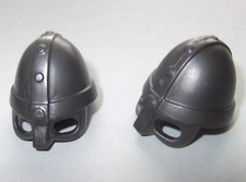 13043, 2x Helm, Brillenhelm