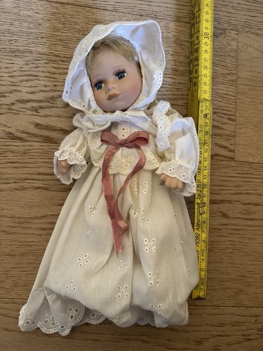 Porzellanpuppe baby im - porzellanpuppe,