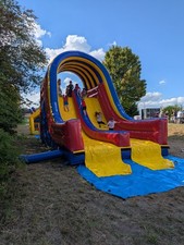 Hüpfburg / Kletterberg mit Rutsche und Bad + Gebläse und Zubehör, fast neu.