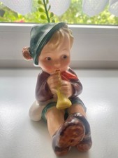 Hummel Goebel Figur Junge mit