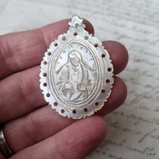 Reliquiar Anhänger Perlmutt