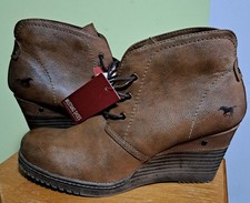 NEU mit Etikett - Keil-Stiefeletten von MUSTANG in braun, Gr. 41, Wedges
