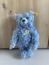 Steiff 005060 Classic Teddybär, Hellblau, 28 cm, Druckstimme mit Fahne, Knopf…