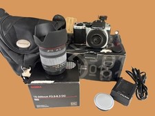 Pentax K K-01 16.3MP Digitalkamera - Objektiv Pentax DA 1:2.8 40mm und Sigma 