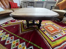 Antiker schöner Couchtisch