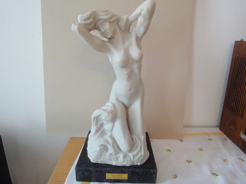 Seltene ara skulpture - seltene,