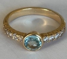 Aquamarin Ring mit Brillanten
