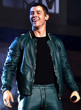 Nick Jonas grüne Bomber