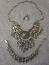 Modeschmuck  SET -  Collier in
