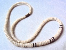 vintage MUSCHEL HALSKETTE 42cm mit Messing Drehverschluss HANDARBEIT super schön