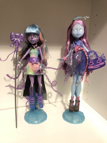 Monster high dolls - dolls, haunted