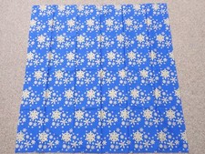 NEU Laura Ashley Tischdecke blau Weihnachten gold Schneeflocken 110 x 110 cm