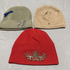 Konvolut 3  Damenmützen 2x Esprit und eine von Avanta Moskow 