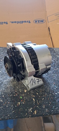 Regenerierte lichtmaschine - regenerierte,