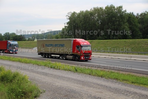 Lkw foto iveco - lkw, planensattelzug