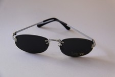 SONNENBRILLE  RAHMENLOS GLÄSER DUNKELGRAU BÜGEL  SILBERFARBEN