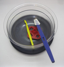 Tupperware 2100 ml Tafelperle blau, Teigschaber klein, Orangenschäler,  Ausstech