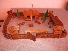 DDR  Spielzeug Vero Holzspielzeug Western Fort Texas