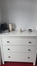 HEMNES KOMMODE WEISS HOCHGLANZ