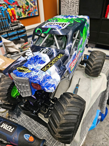 Carson rc monster truck - ,