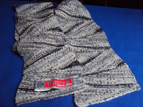 Handgestrickter wollschal - handgestrickter,