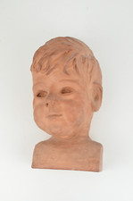 Kinderbüste eines Jungen aus Ton 1961 signiert mit Wandhalterung - Büste