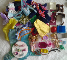 Puppen Konvolut Zubehör Mattel Kleidung Barbie Kelly Shelly